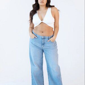 NWT Klassy Network Twist Front Brami Crop Top (XL, White, X Large, Built In Bra)